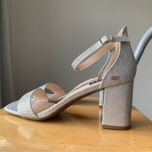 Jones New York rhinestone shoes SZ 9.5